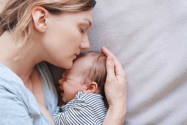Surviving the first weeks with a newborn