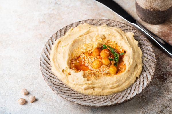 Hummus with crispbread Healthy snack Vegetarian food Chickpea hummus - SKIDamarink KIDs Hummus, Healthy snack, protein snack ideas