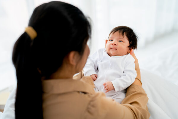 baby positioning for bonding-Skidamarink Kids